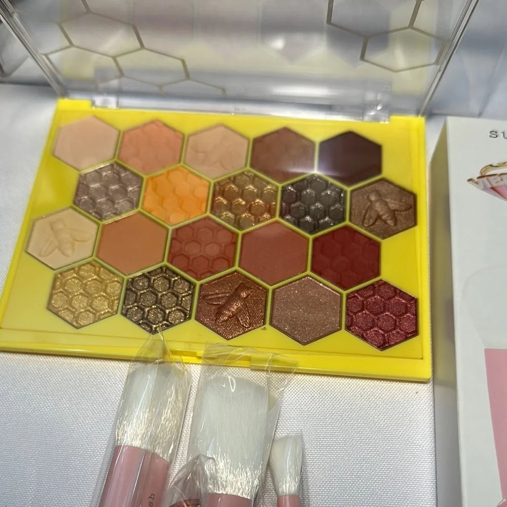 Tarte Gold and Pink Eyeshadow Palette Vibrant Colors - Picture 4 of 5